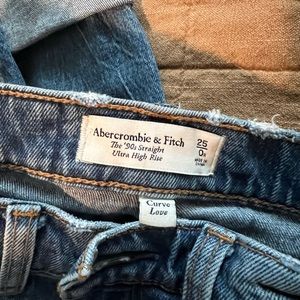 Abercrombie & Fitch Curve Love The Ankle Straight Ultra High Rise